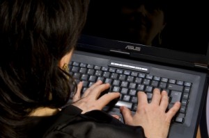 Sleep cycle disrupted in teens who are screens late at night on the computer 300x199 Sleep cycle in teenagers disrupted by timing of exposure to light. Circadian rhythms affected.